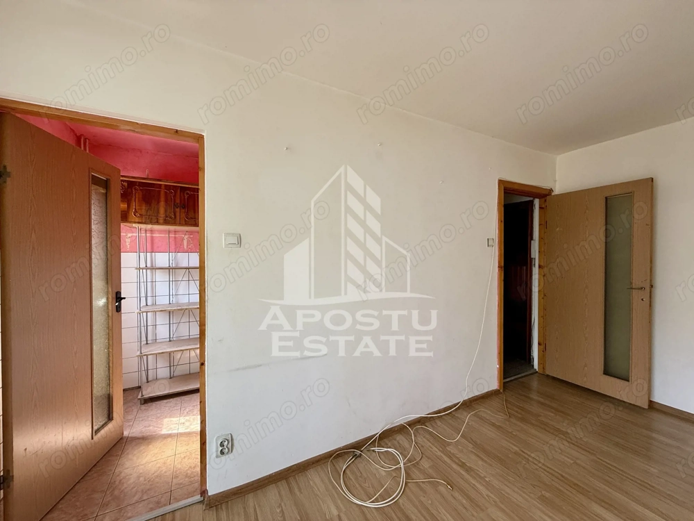 Apartament o camera, etaj intermediar, zona Badea Cartan Apartament o camera, etaj intermediar, zona Badea Cartan