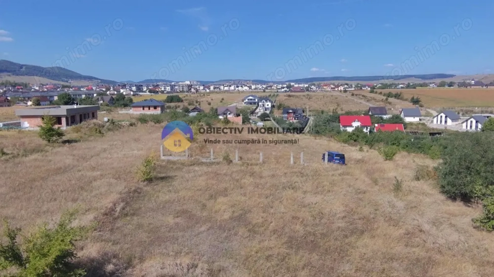 Teren intravilan 1100 mp - zona 1 Mai 