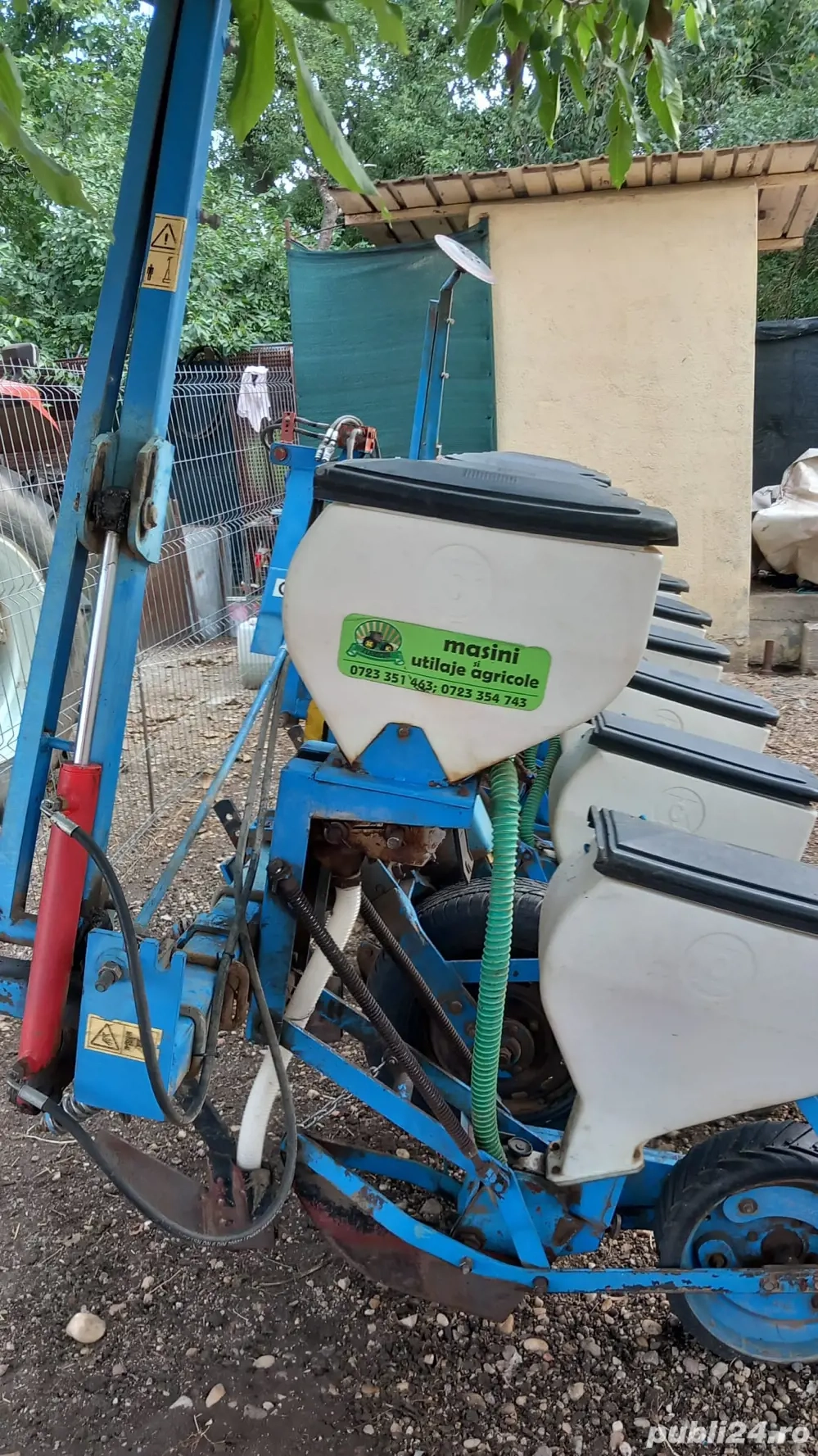 Vând semănătoare de porumb și disc GD-3,2