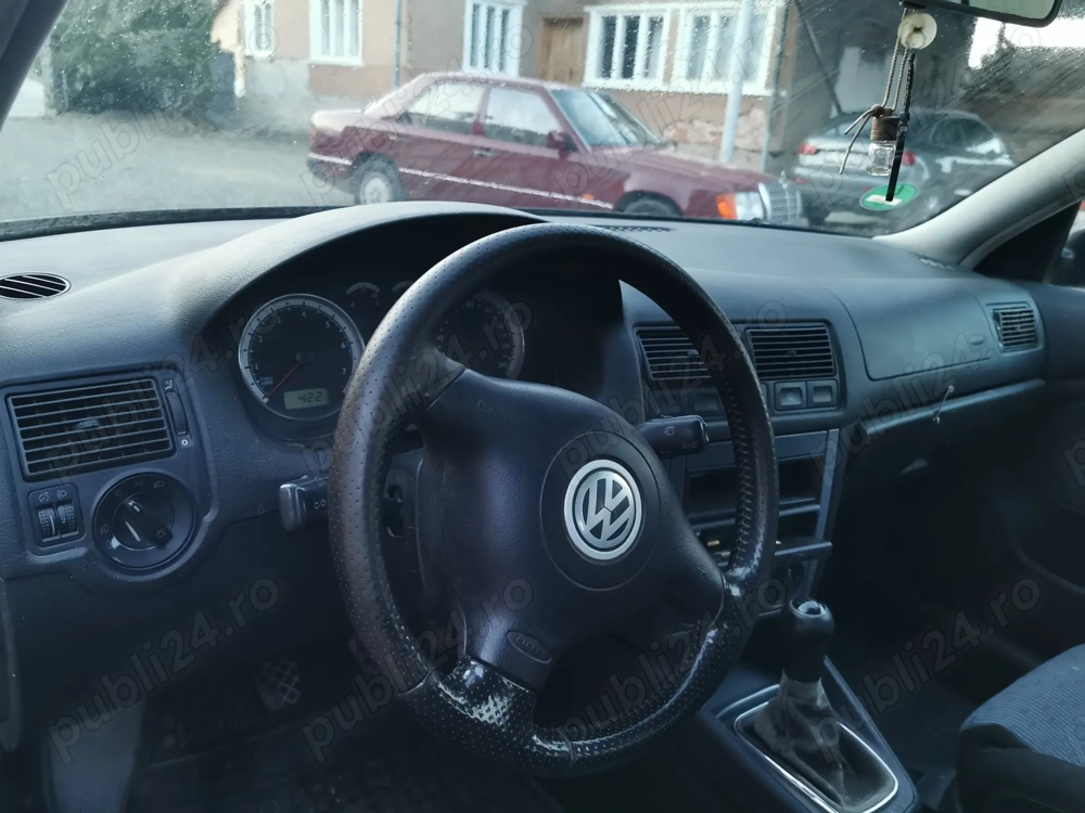 Vând Wolkswagen Golf