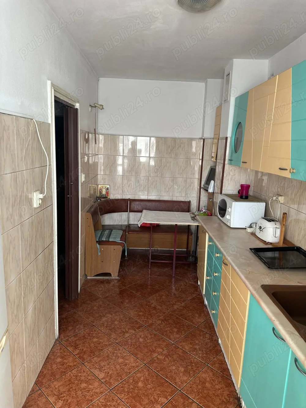 Apartament 3 camere decomandat Drumul Taberei, Frigocom