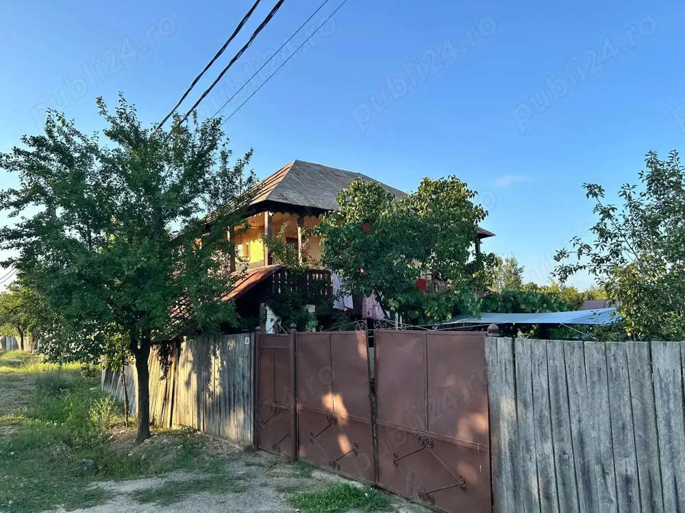 Vand casa batranesca + 1000mp teren intravilan, com. Dragutesti, sat Urechesti
