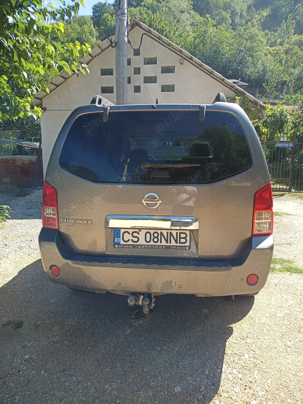 Nissan Pathfinder  Nissan Pathfinder