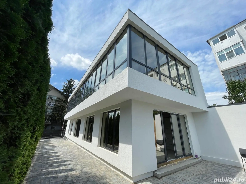 Spatiu comercial, Central, Campina