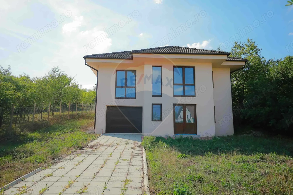 De vânzare Casă nouă  cu 4 camere, teren 1190 mp  Cartier Podgoria