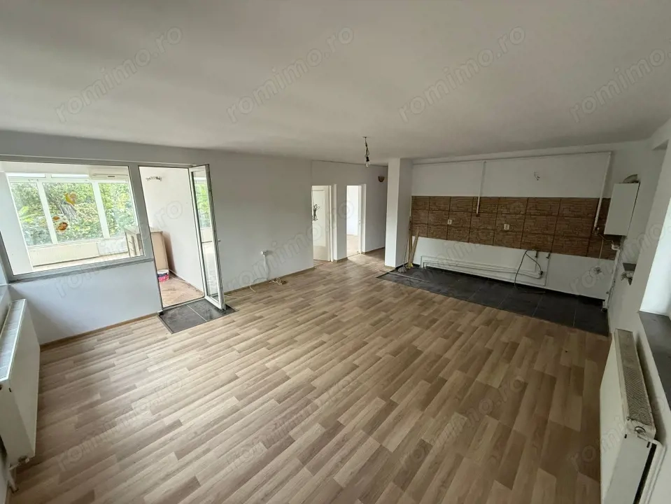 Apartament 3 camere, in casa tip vilă, cu terasă extinsă, grădină + parcare