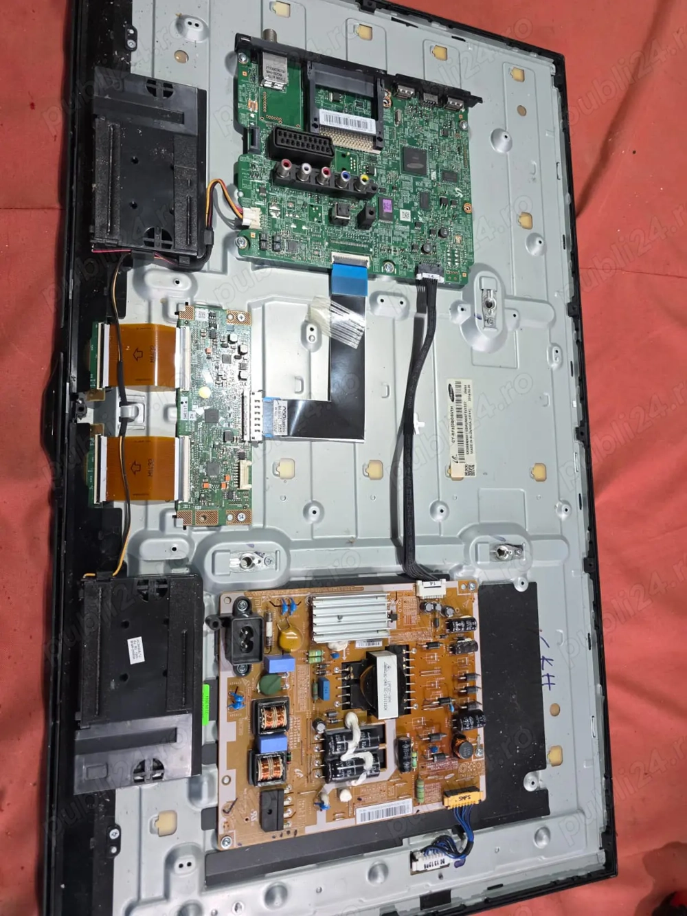 Dezmembrez tv Samsung ue32f5000