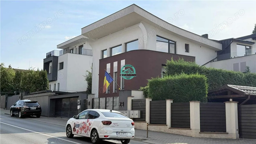 Vand apartament cu 4 camere in Vila, 2 bai, teren privat 114mp, str Papiul Ilarian