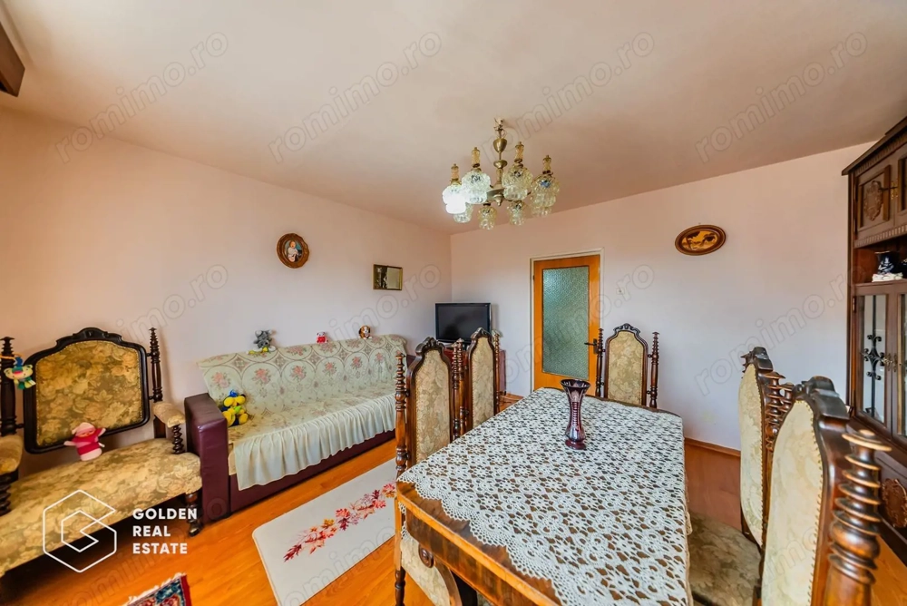 Apartament 4 camere, total decomandat, zona Miorita