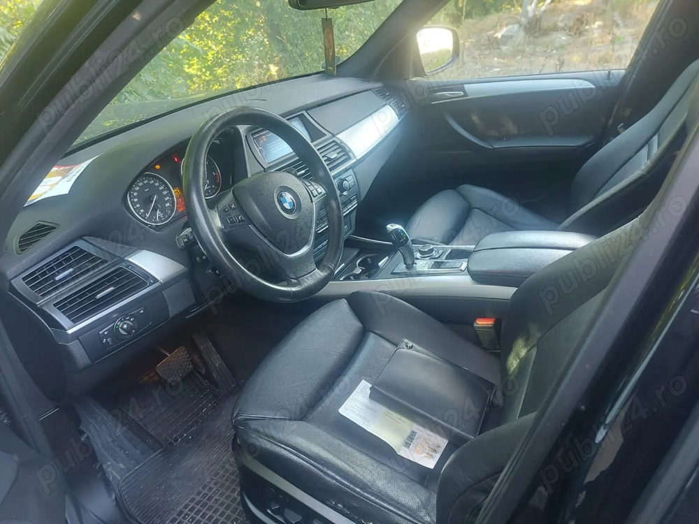 BMW X5 usor avariat