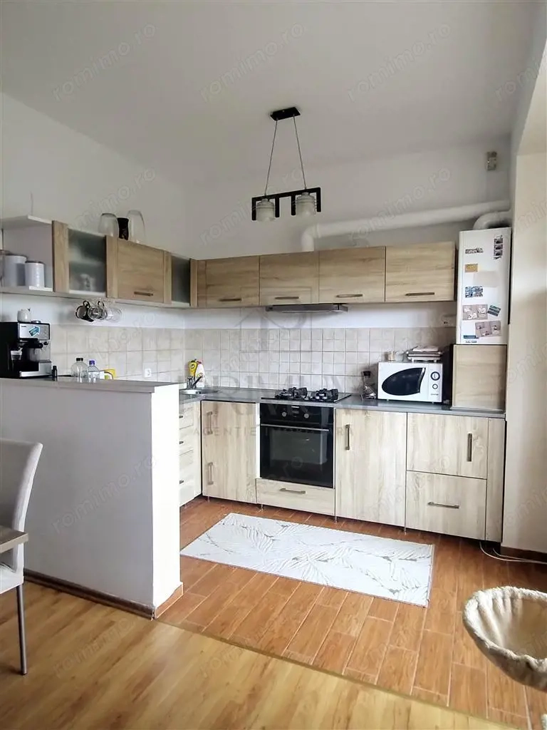 Sanandrei - Apartament 3 camere - doua balcoane - curte - foisor - beci