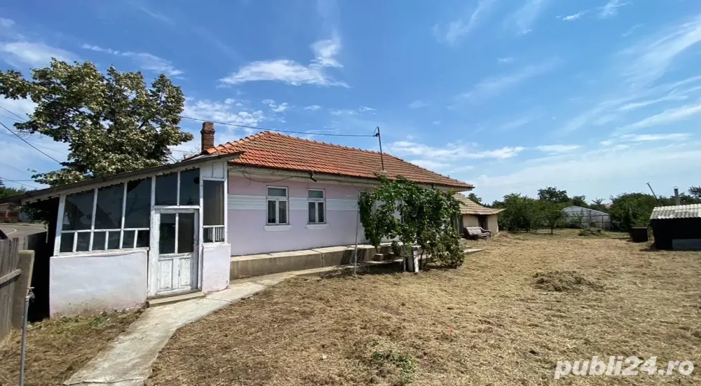 Casa + teren 860 mp HUSI