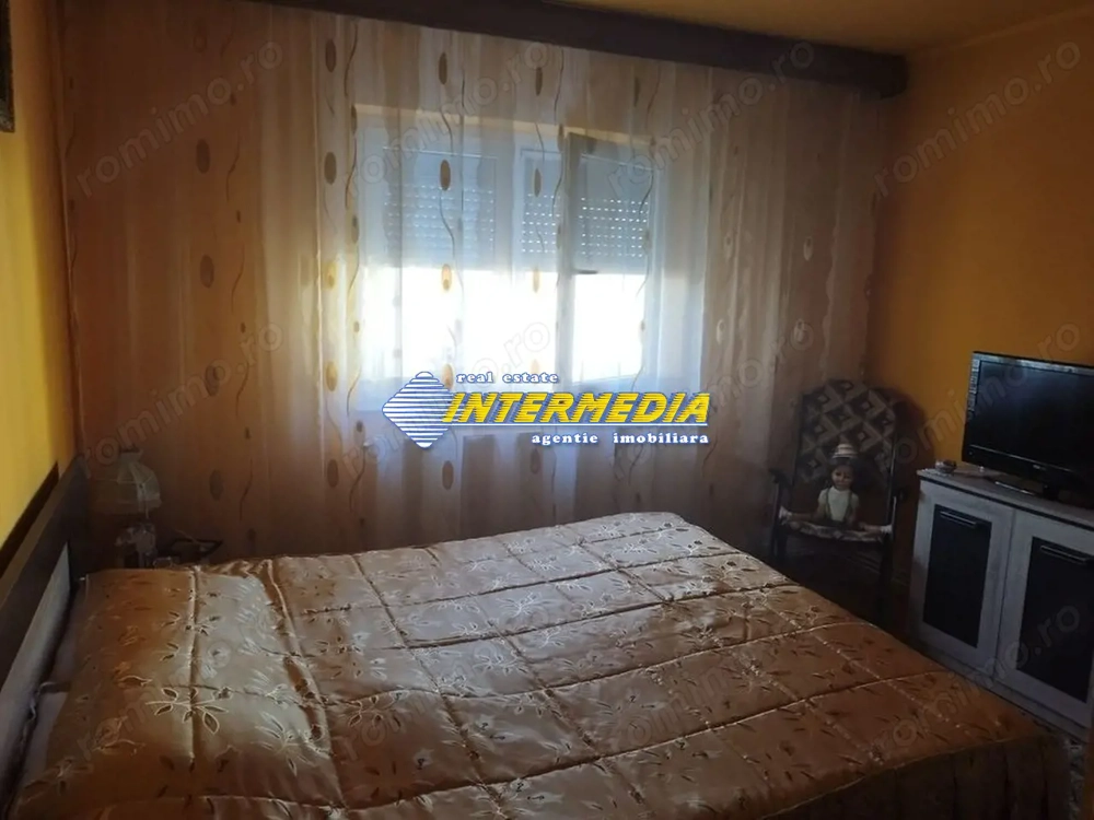 Apartament 2 camere decomandat 54 mp etaj 2 Cetate Stadion