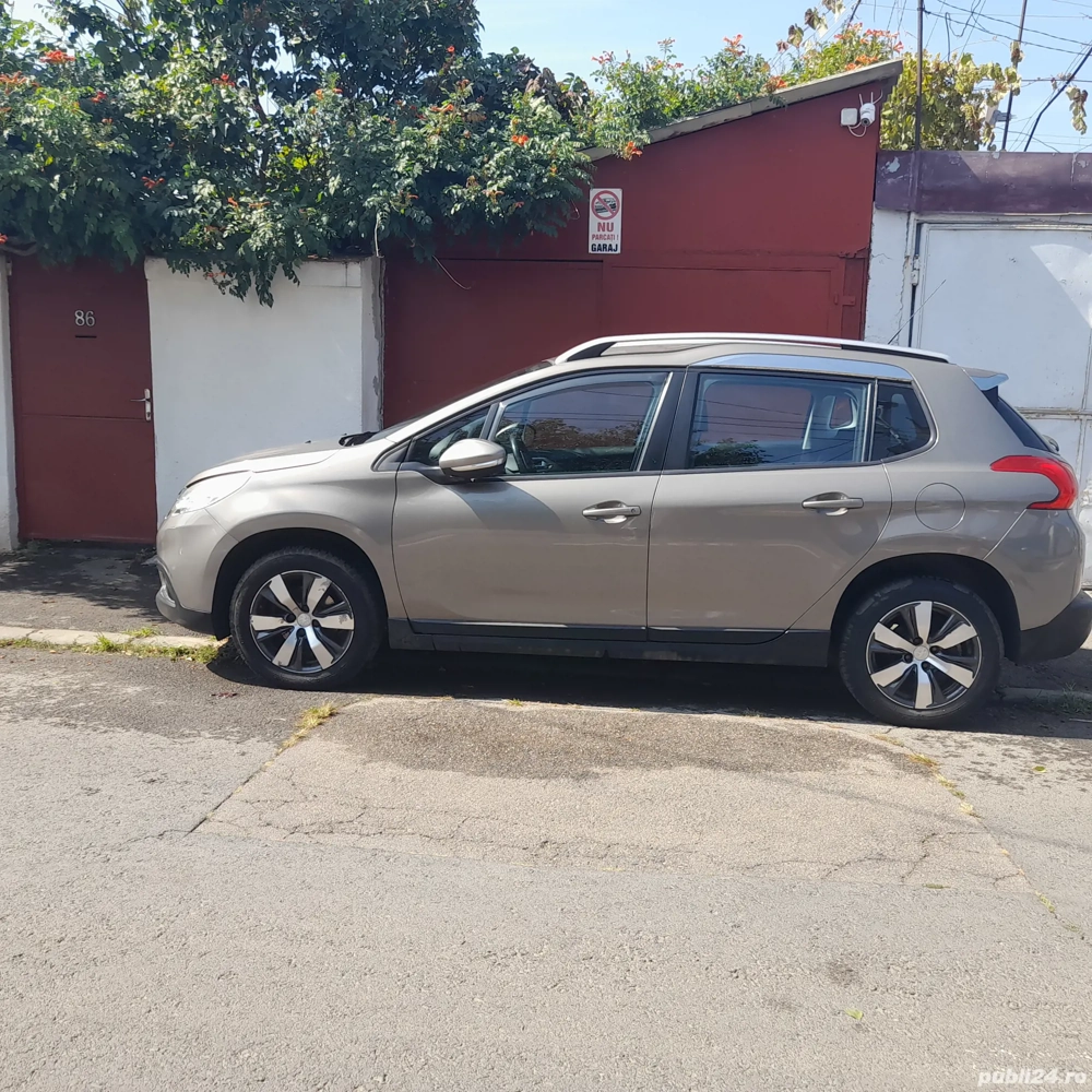 vând  Peugeot 2008 1.2 benzina caroserie suv 105 000 km 