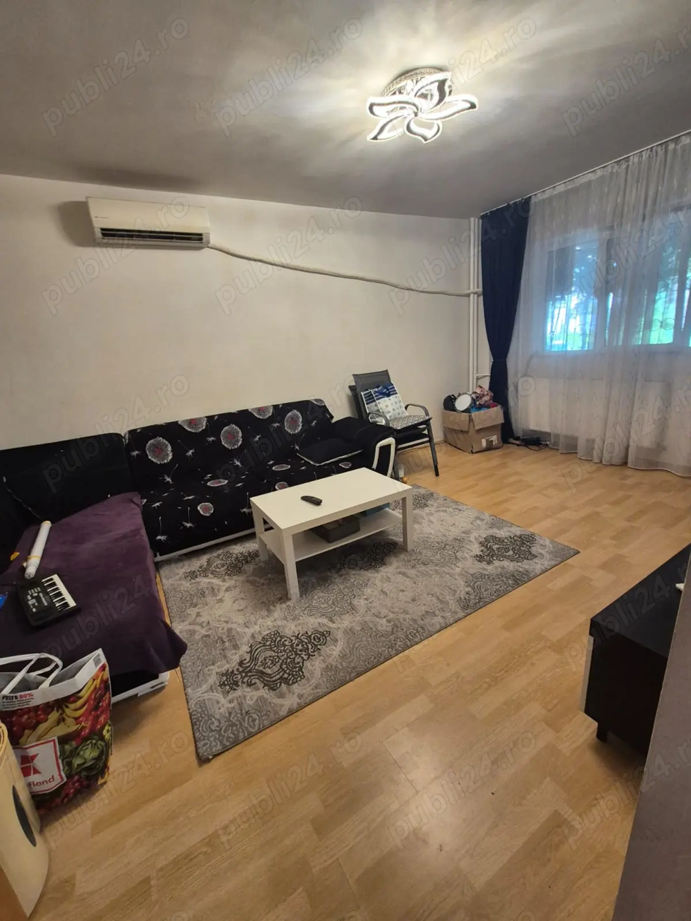 Vând apartament trei camere ,zona Apărători Patriei!!