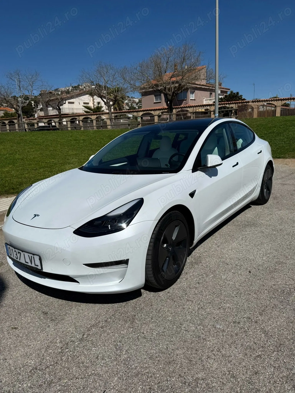 Tesla Model 3 Long Range - bateria mare, 492 cp, interior alb