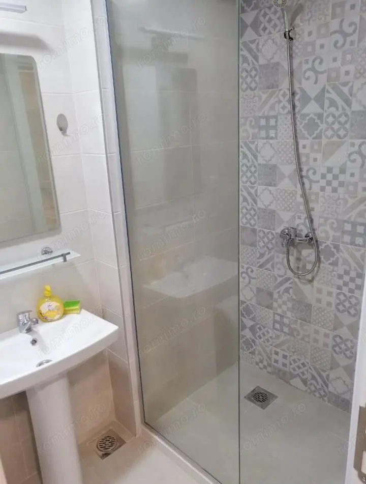 Vanzare apartament de doua camere Vitan