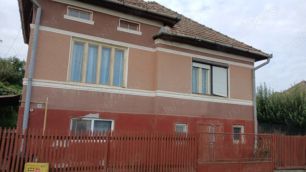 Casa de vanzare (parter + etaj)