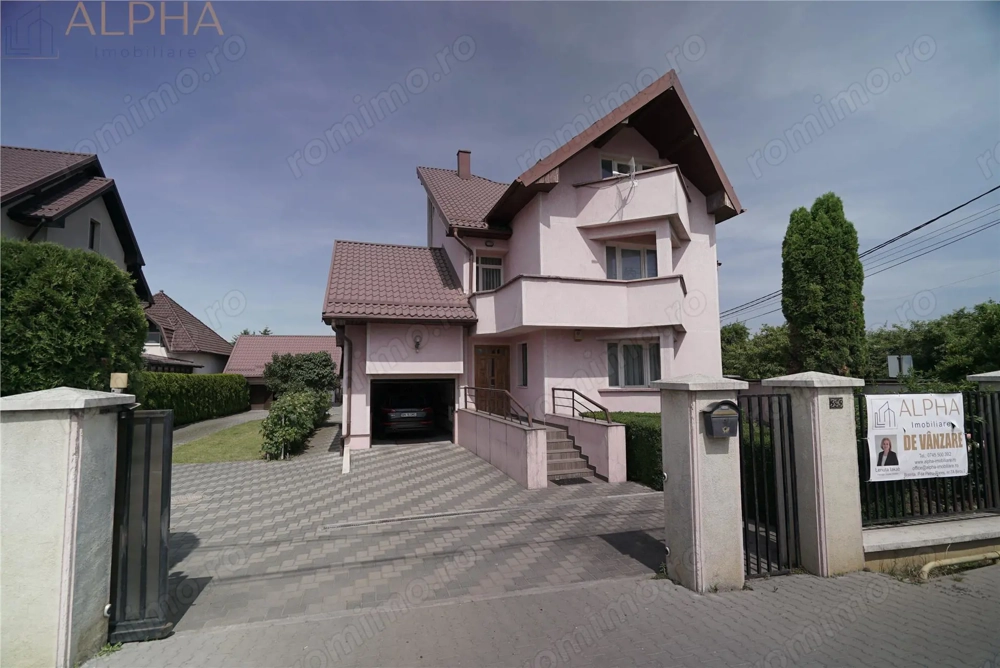 Vila eleganta cu piscina, teren generos si finisaje de calitate