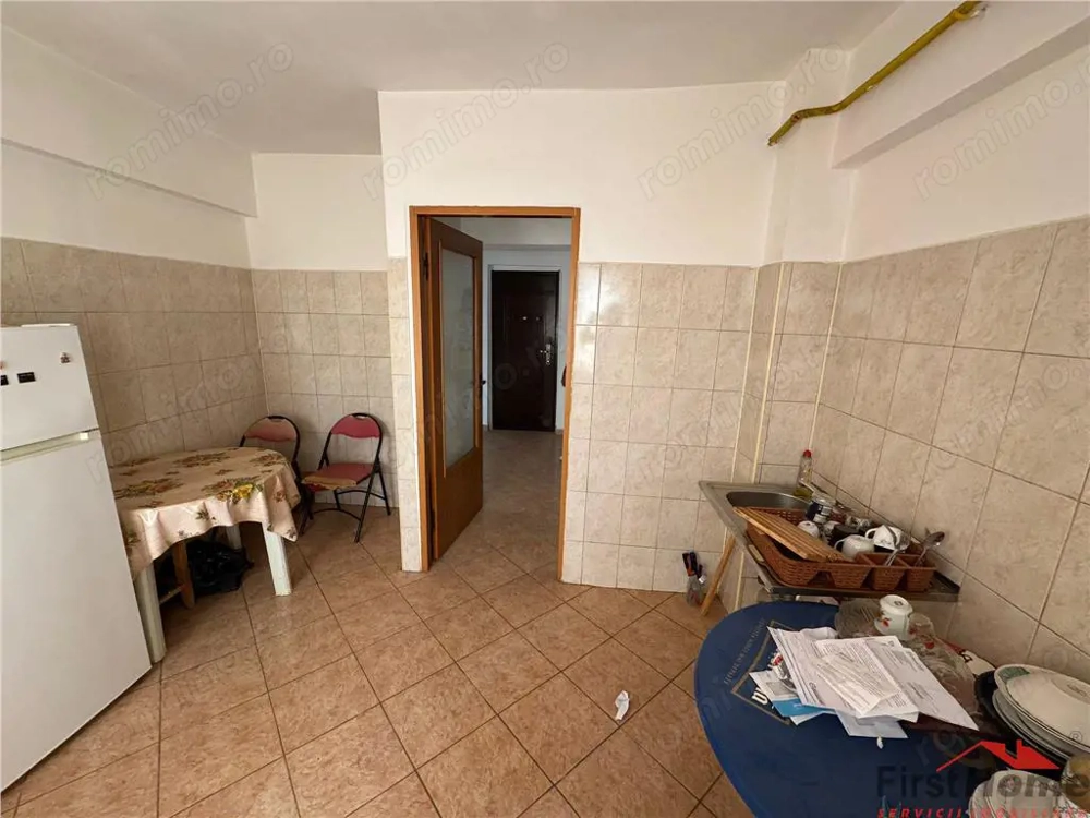 Apartament 2 camere, 60mp + garaj proprietate, etaj 4 cu acoperis