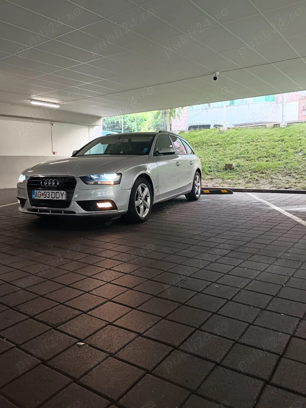 Vând Audi A4 B8