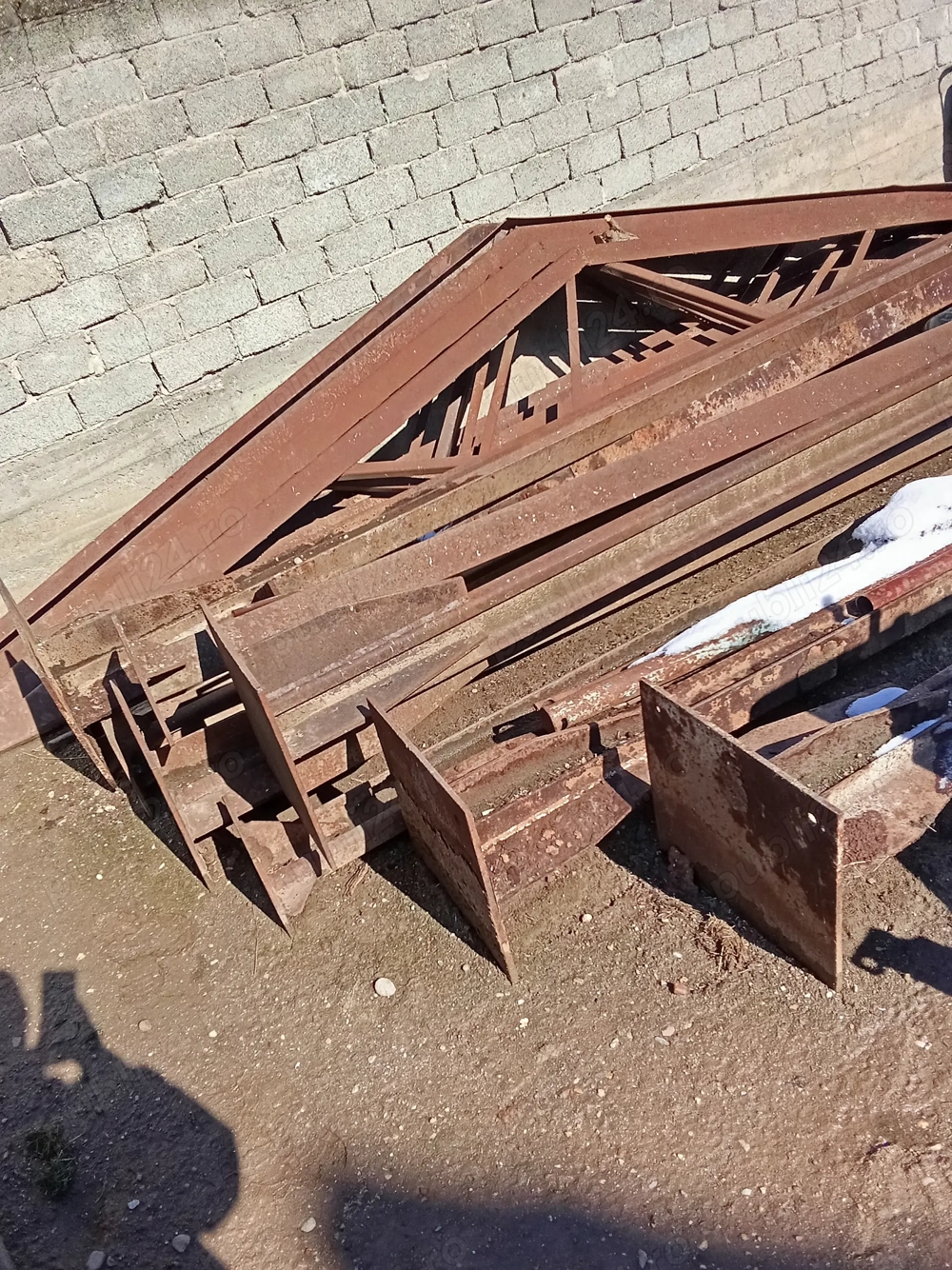 Schimb pe oi sau vând  Schimb pe oi sau vând