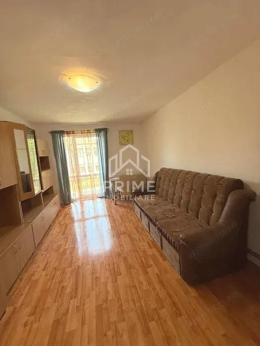 Garsonieră de vânzare | CUGIR | ETAJUL 1 .