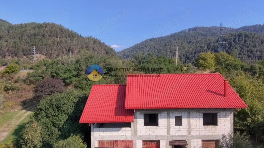 Casă + Teren de vânzare – Pângărǎcior