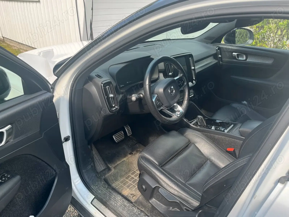 Volvo XC40 2.0 diesel 150 cp Volvo XC40 2.0 diesel 150 cp