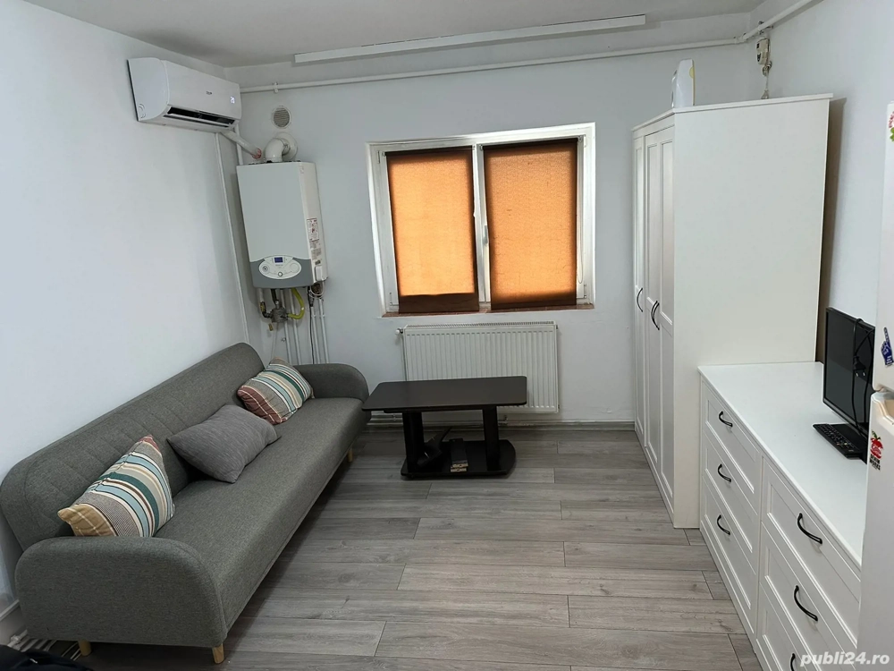 Nou -aproape de complexul studentesc garsoniera cu centrala si clima