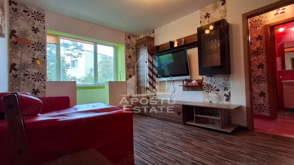 Apartament semidecomandat 3 camere, Miorita