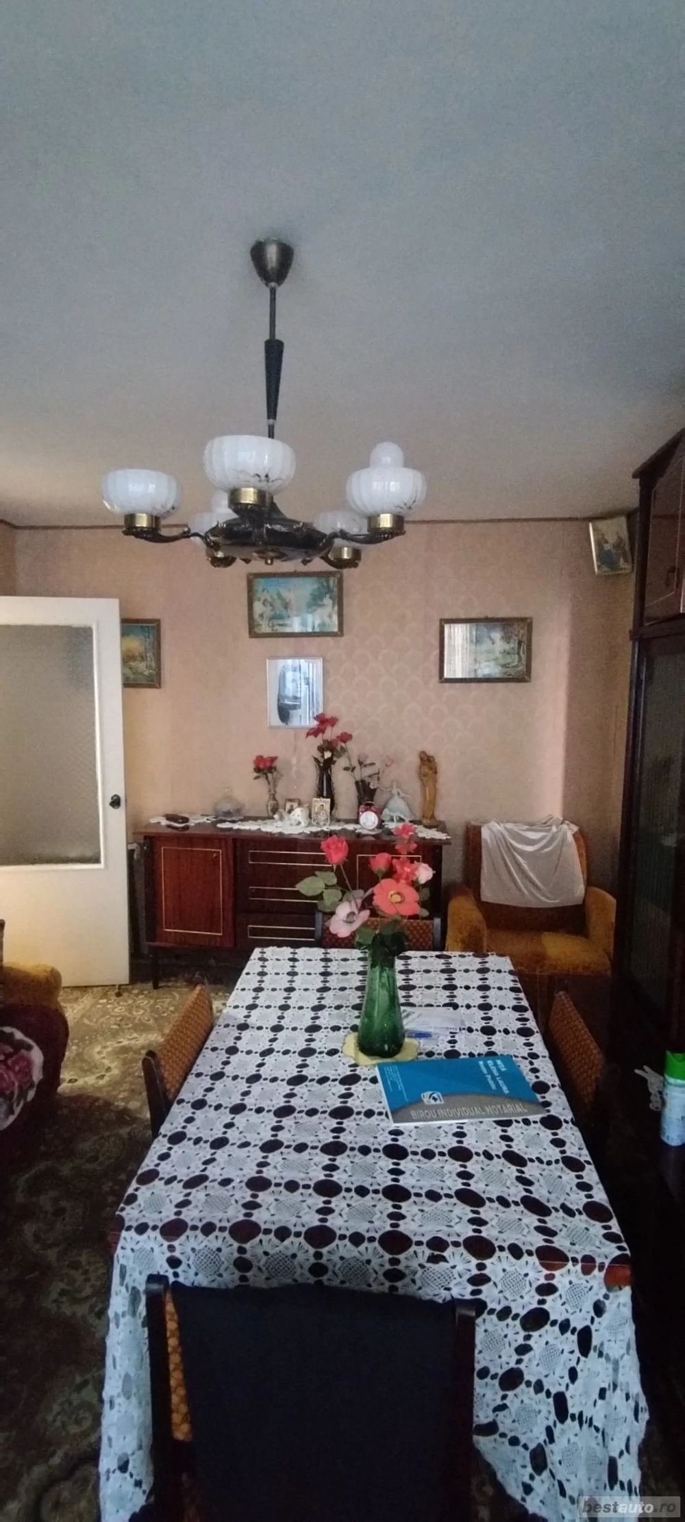 Apartament 2 camere Dărmănești etaj 2 cu balcon, liber fără îmbunatățiri