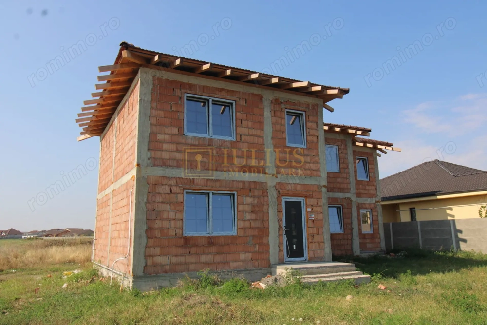 1/2 duplex, la cheie, P+1-Mosnita Veche. 1/2 duplex, la cheie, P+1-Mosnita Veche.