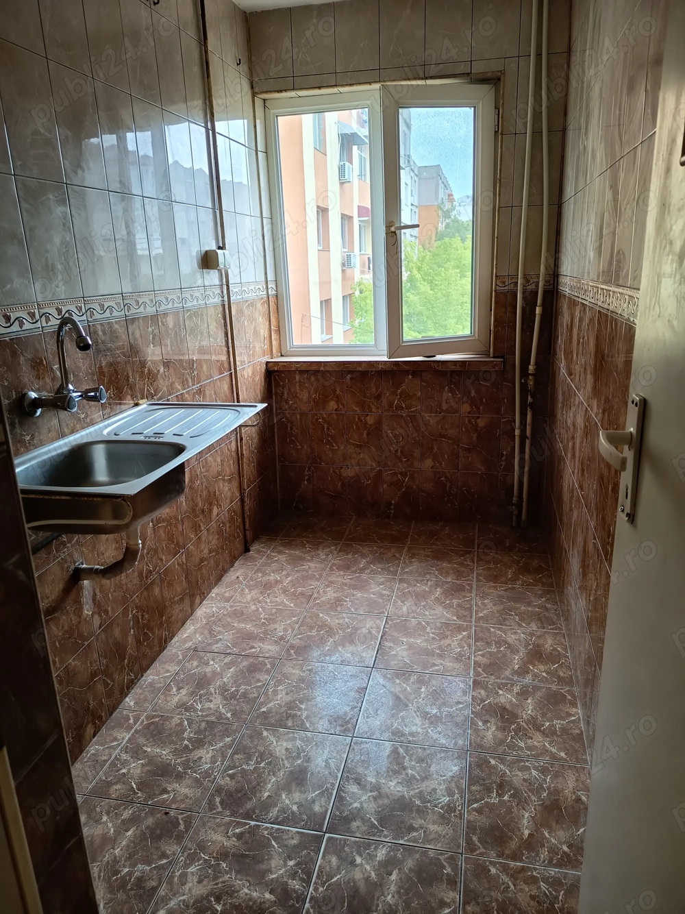 2 camere Craiovita 2 4,nemobilat,200 euro.