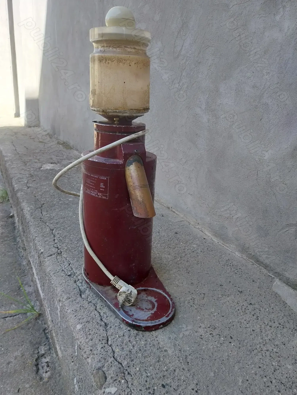 Vând mașină de măcinat cafea