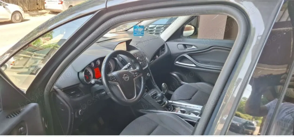 Opel zafira  anu 2015  7 locuri 1.6 disel 