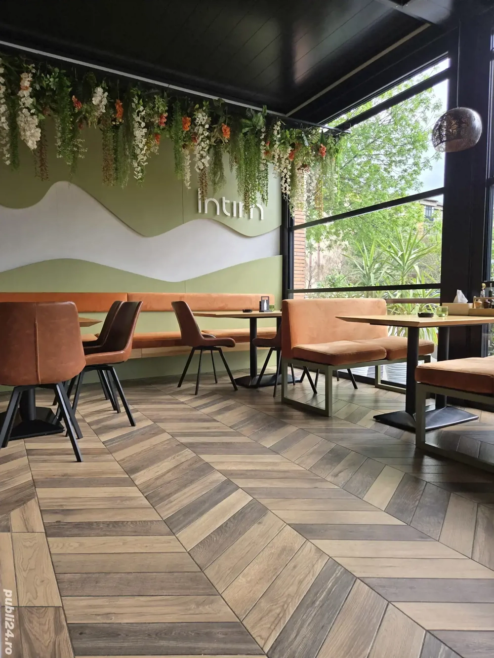 Restaurant Intim angajează personal pentru postul de ospătar 