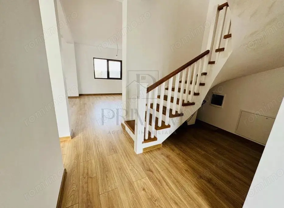 Duplex superb - toate utilitatile - personalizare interioara.