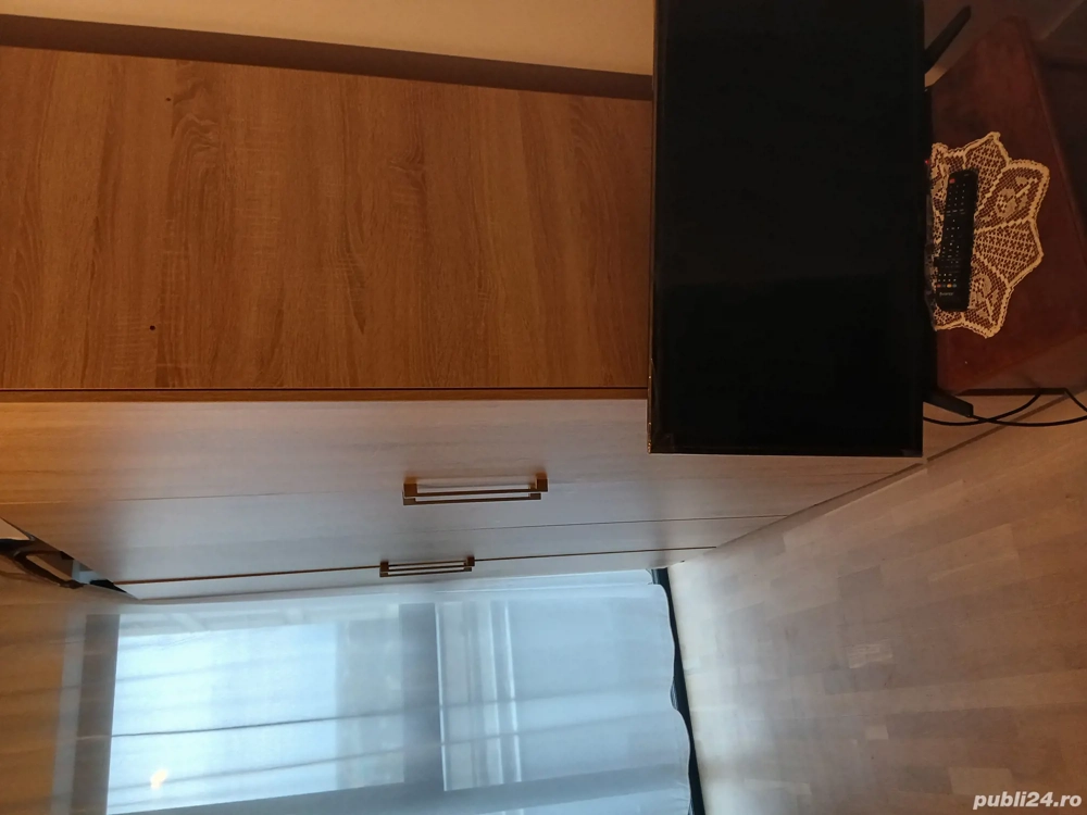 Dau în chirie o camera decomandata unei studente sau eleve  Dau în chirie o camera decomandata unei studente sau eleve