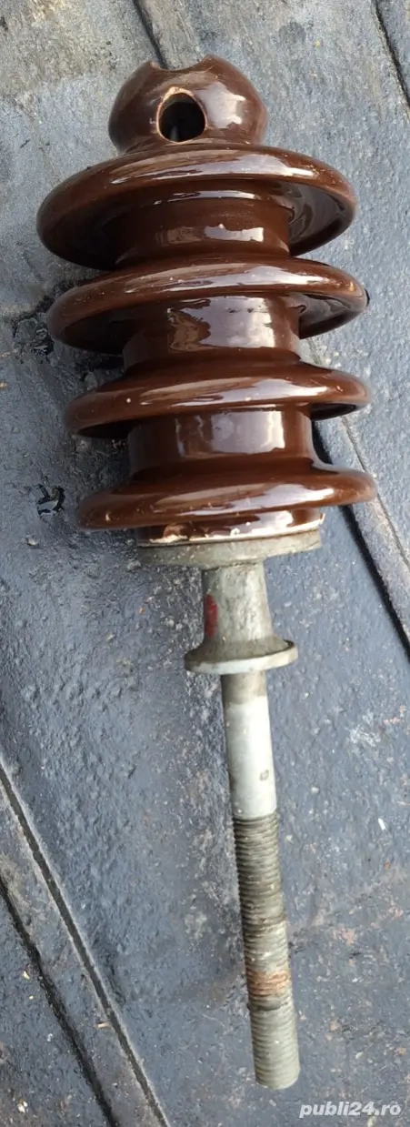 Izolator electric ceramic  