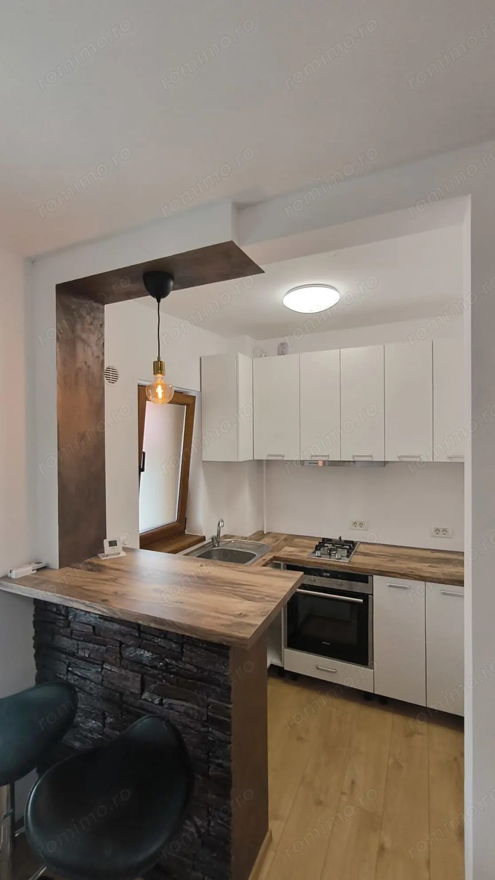 Zona Ronat, apartament la vila, totul nou, parcare privata, centrala, clima