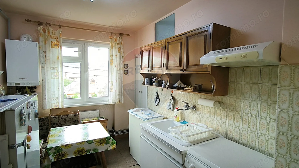 Apartament 3 camere, Centru  59000Euro, etaj 2