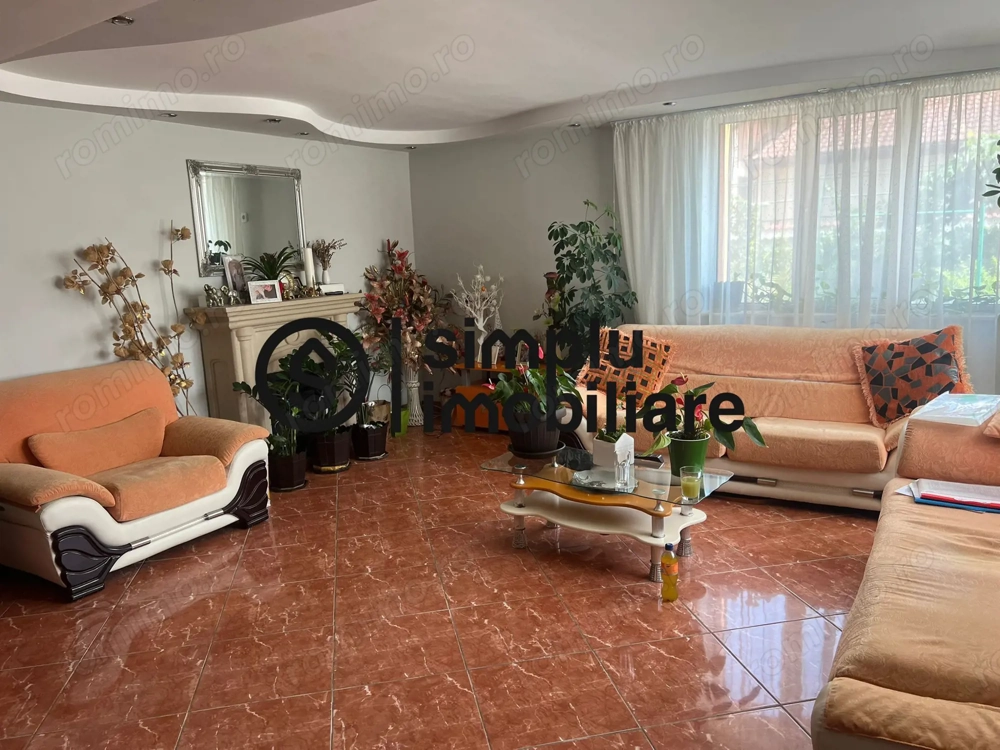 Vila S+P+1+M Lapus, str Paunitei