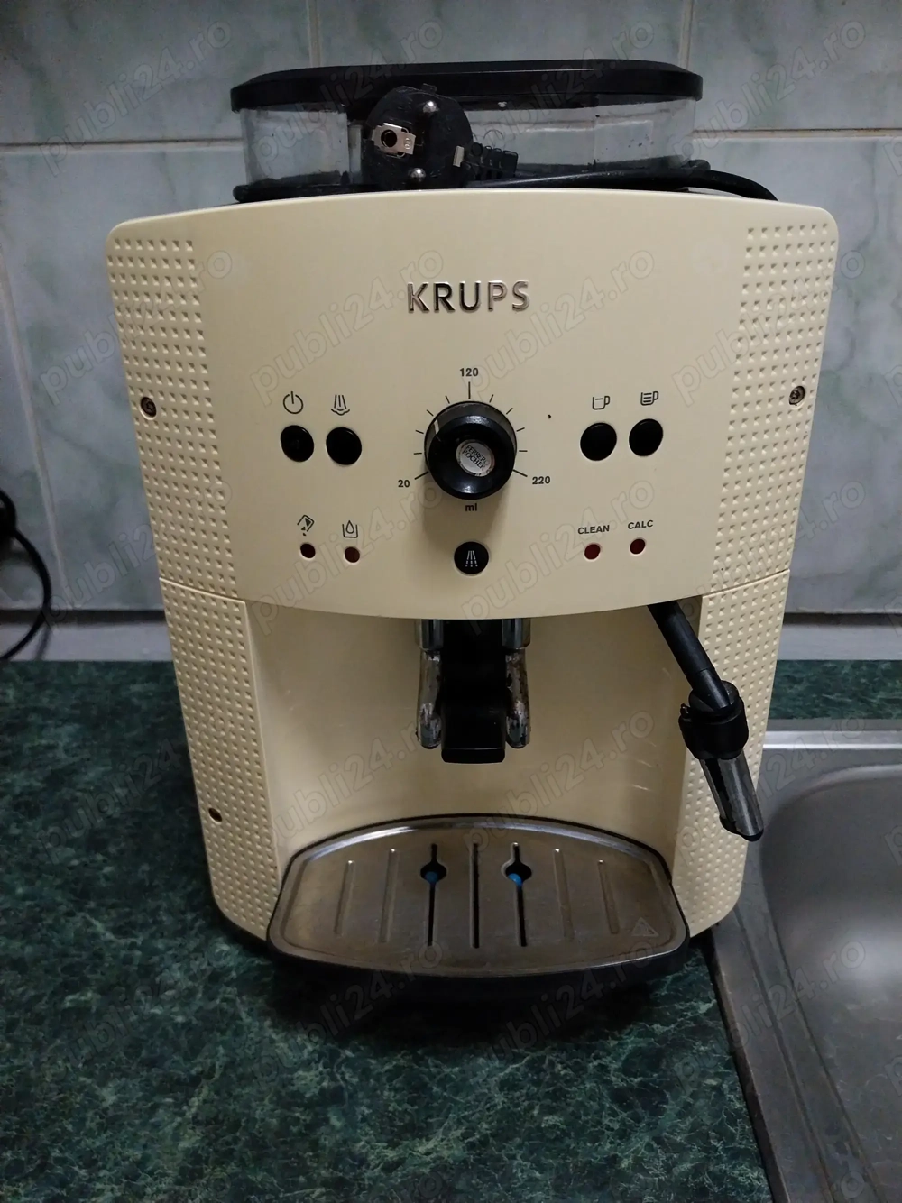 Vand aparat de cafea Krups cu boabe