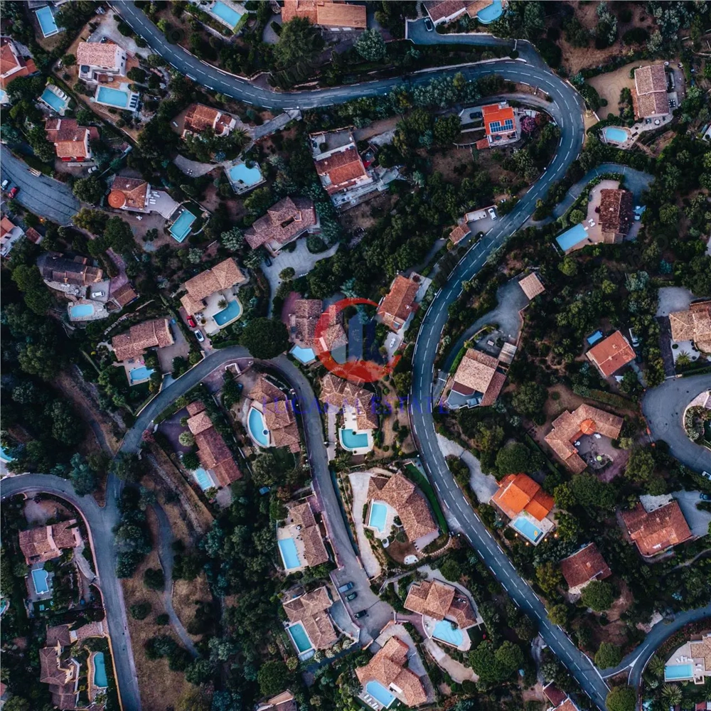 Vila spatioasa cu piscina si teren generos – Braytim, Timisoara