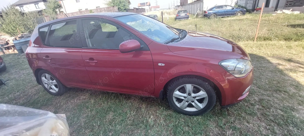 Kia Ceed 1.6 Diesel  Benzen 2010, Întreținută, baterie noua și cauciucuri noi