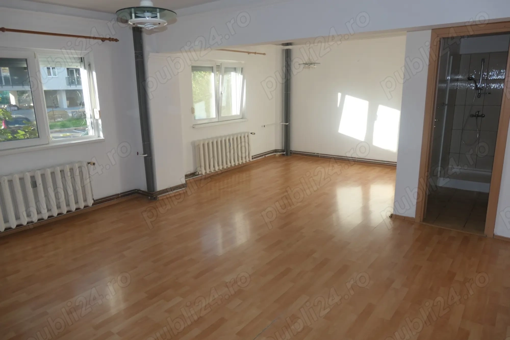 Spatiu pentru birouri, cabinete - apartament 4 camere, Micalaca 100 - zona Kaufland, la parter înalt