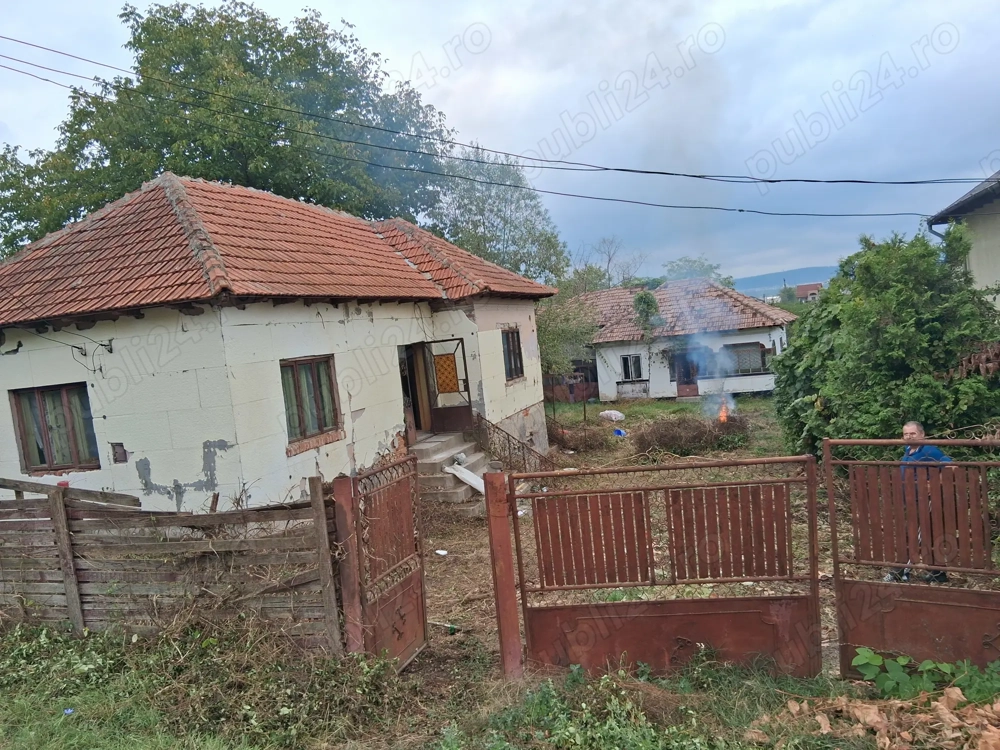 Vând teren satul Purcăreni, comuna Micești, județul Argeș.