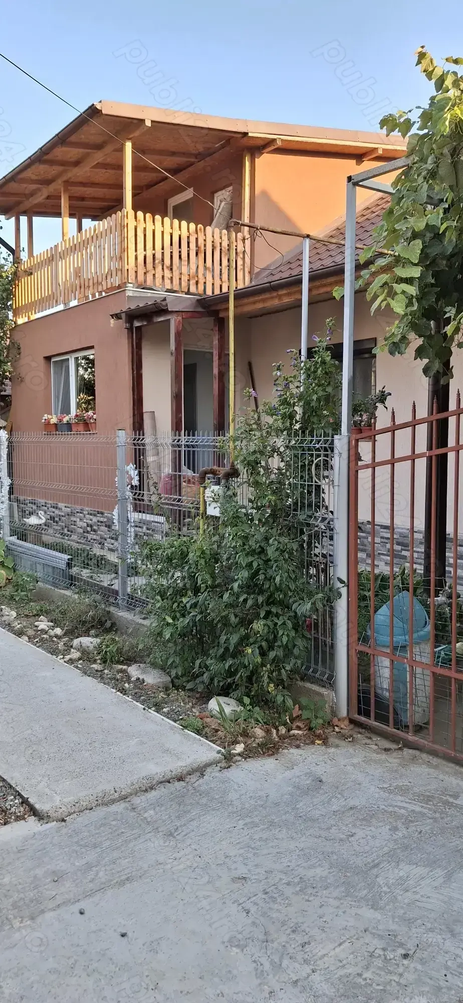 Vindem casa in Navodari