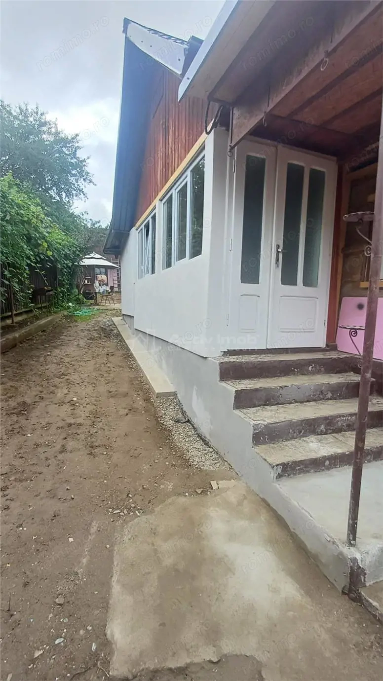 Casuta traditionala de vanzare in Saliste